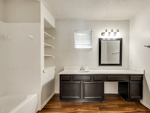 3rd image of 4047 Childress Ave #29203