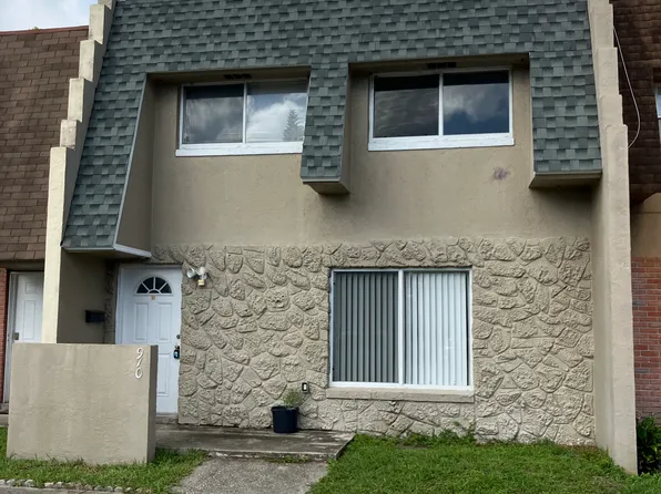 910 W Millard Ct, Daytona Beach, FL 32117