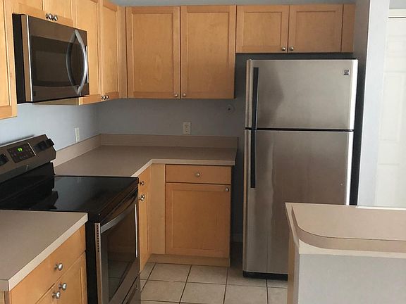 4th image of 400 S Willow Ave APT C