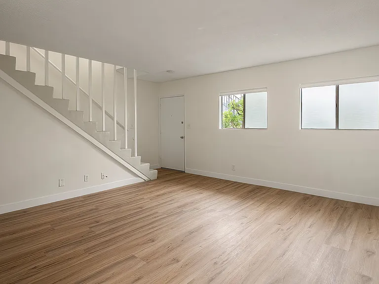 1315 Ocean Park Blvd #2 — Photo 1