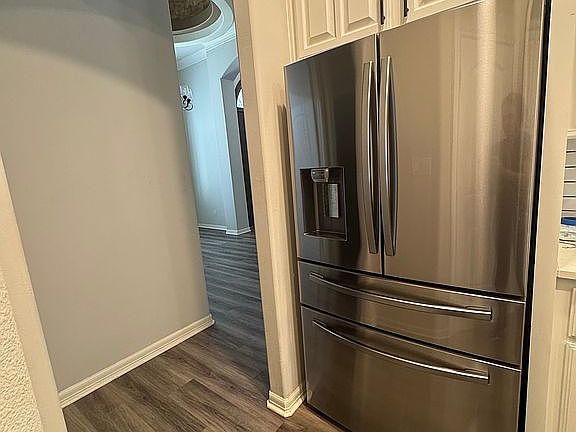 3rd image of 2123 Chippewa Ave