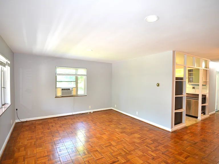 4028 Ledgewood Dr — Photo 5