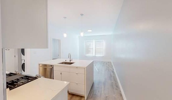 3rd image of 957 Hayes St #3