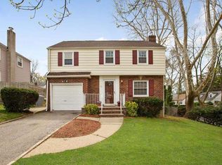 38 Lerome Pl, Teaneck, NJ 07666