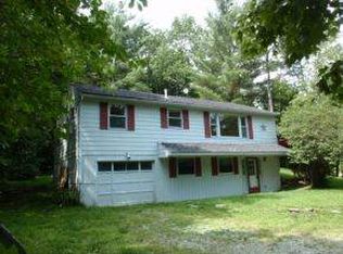 85 Eaton Hl E, Middletown Springs, VT 05735