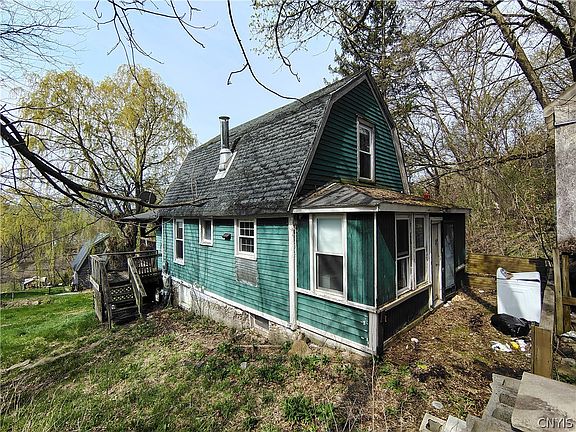 2nd image of 114 Piper Rd