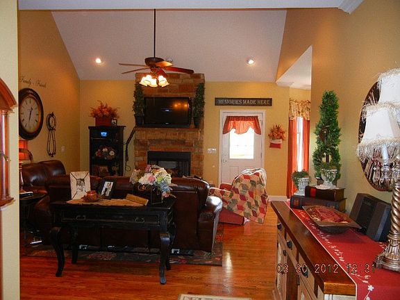 2nd image of 141 Bend Ct