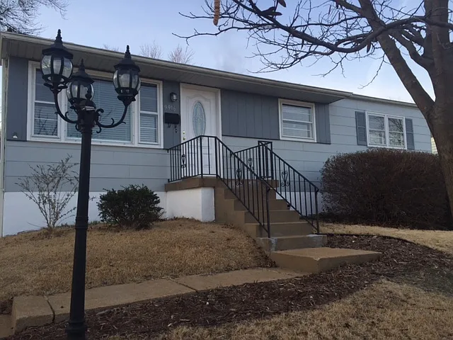 9916 Solar Ln photo 1