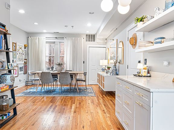 4th image of 1432 N Maplewood Ave APT 203