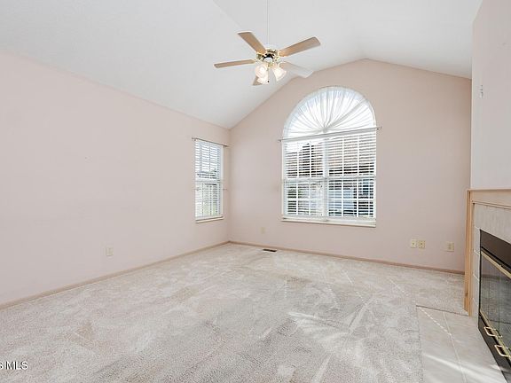 2nd image of 2257 Fox Run Cir