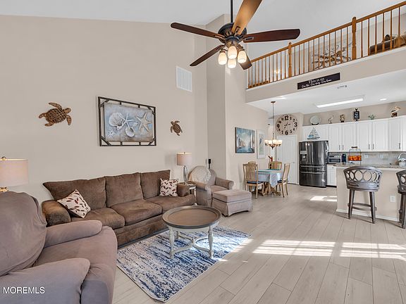 4th image of 15 Amberlands Court