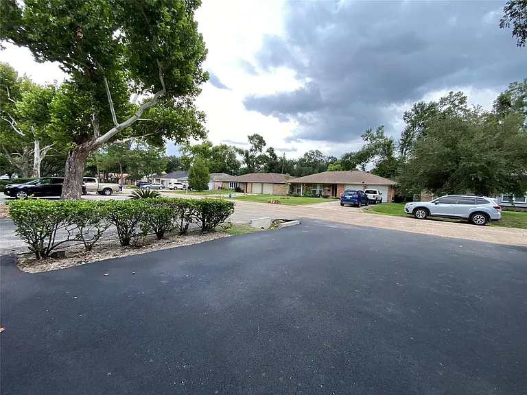 10682 Hazelhurst Dr #14 — Photo 3