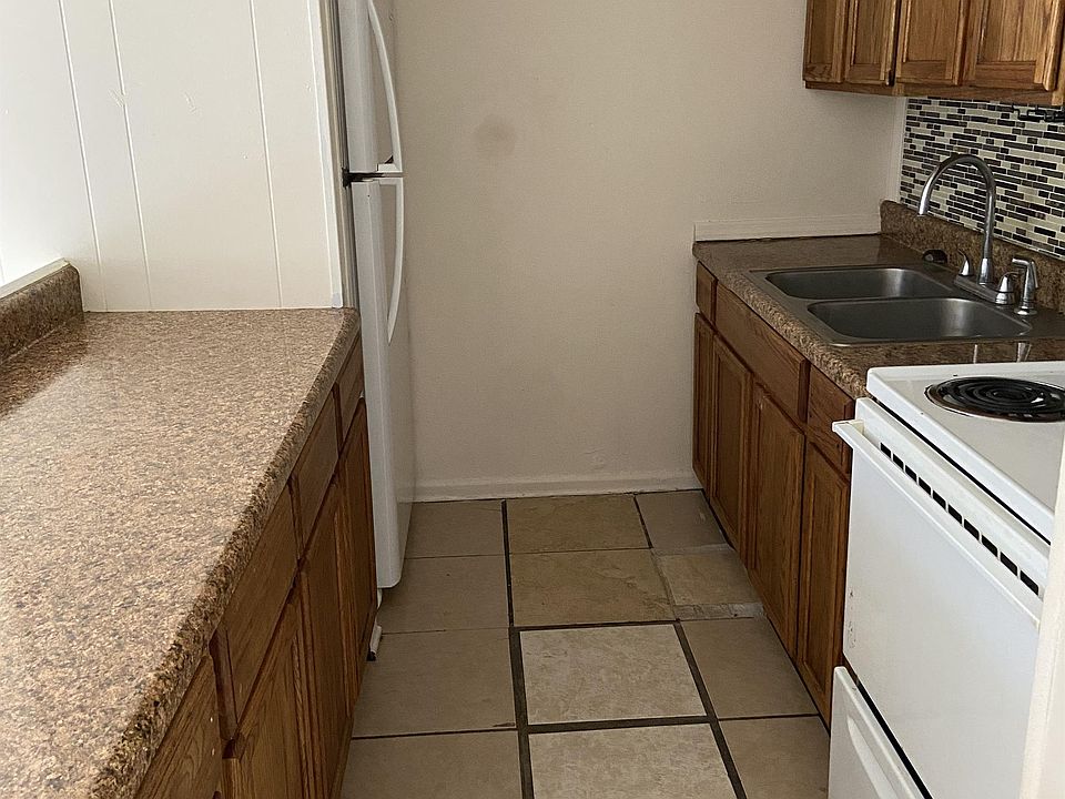 2nd image of 615 Vallotton Dr APT A2