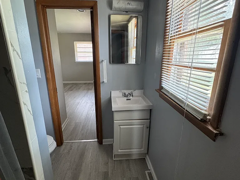 724 Hoban Ave — Photo 10