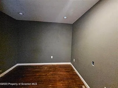 108 Penn St — Photo 9