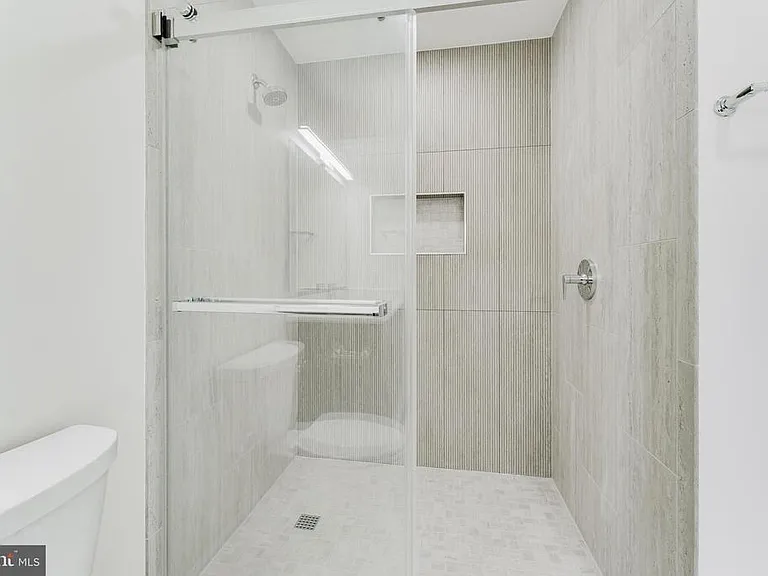 7107 Sontag Way — Photo 30