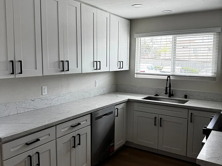 First St Manor Apartments — Photo 2