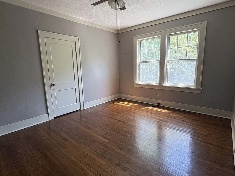 100 Linwood Ct — Photo 8