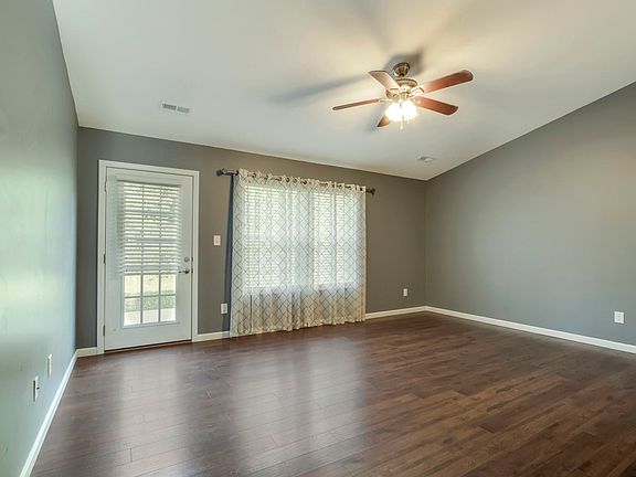 3rd image of 3318 Cummins Ln