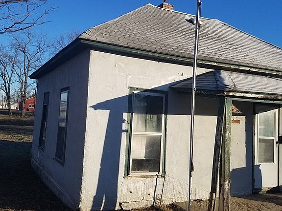 2nd image of 2318 Lincoln St
