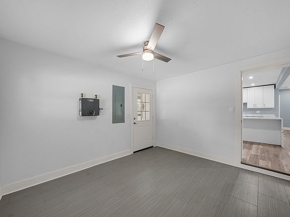 5th image of 1237 Little John Ln