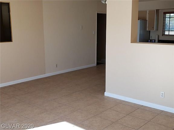 4th image of 4897 Auborn Ave
