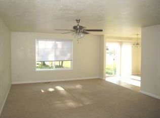 819 Priceboro Rd, Harrisburg, OR 97446