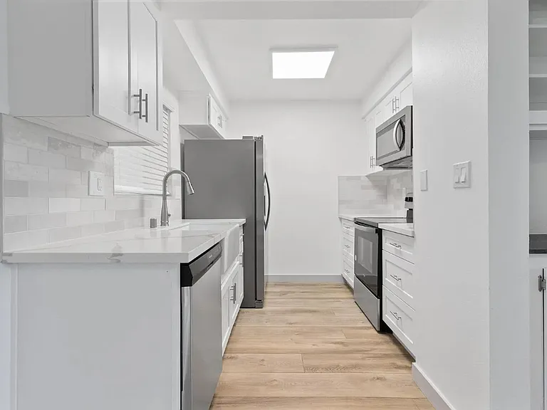 1151 N Peck Ave — Photo 31