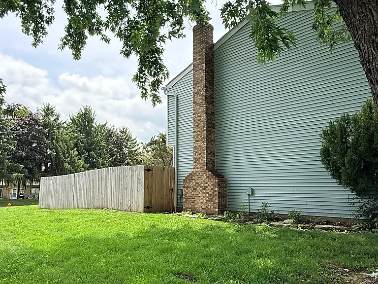 2893 Rushbury Dr — Photo 12