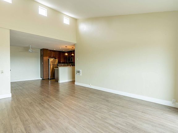 5th image of 4600 Lamont St #306