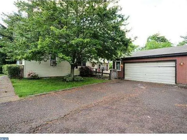 2604 Walnut St, Colmar, PA 18915