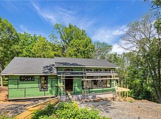 4 Bartrams Walk Dr, Asheville, NC 28804