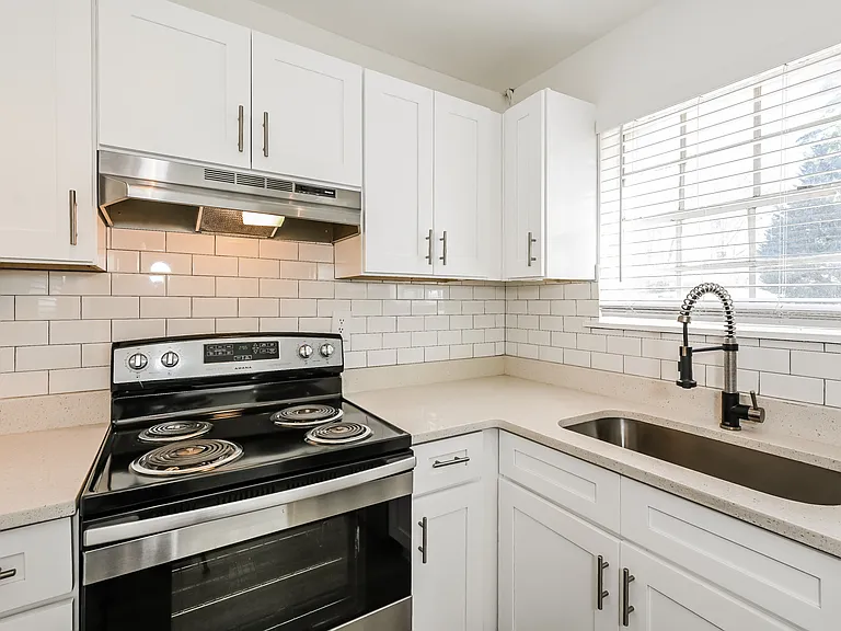 White Oak Townhomes — Photo 20