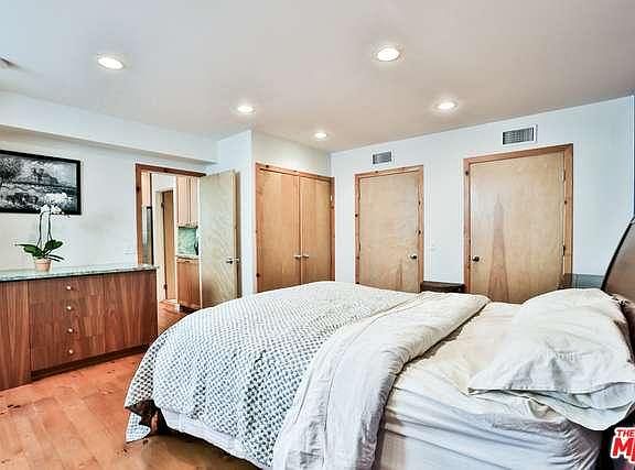 4th image of 2025 Oakstone Way
