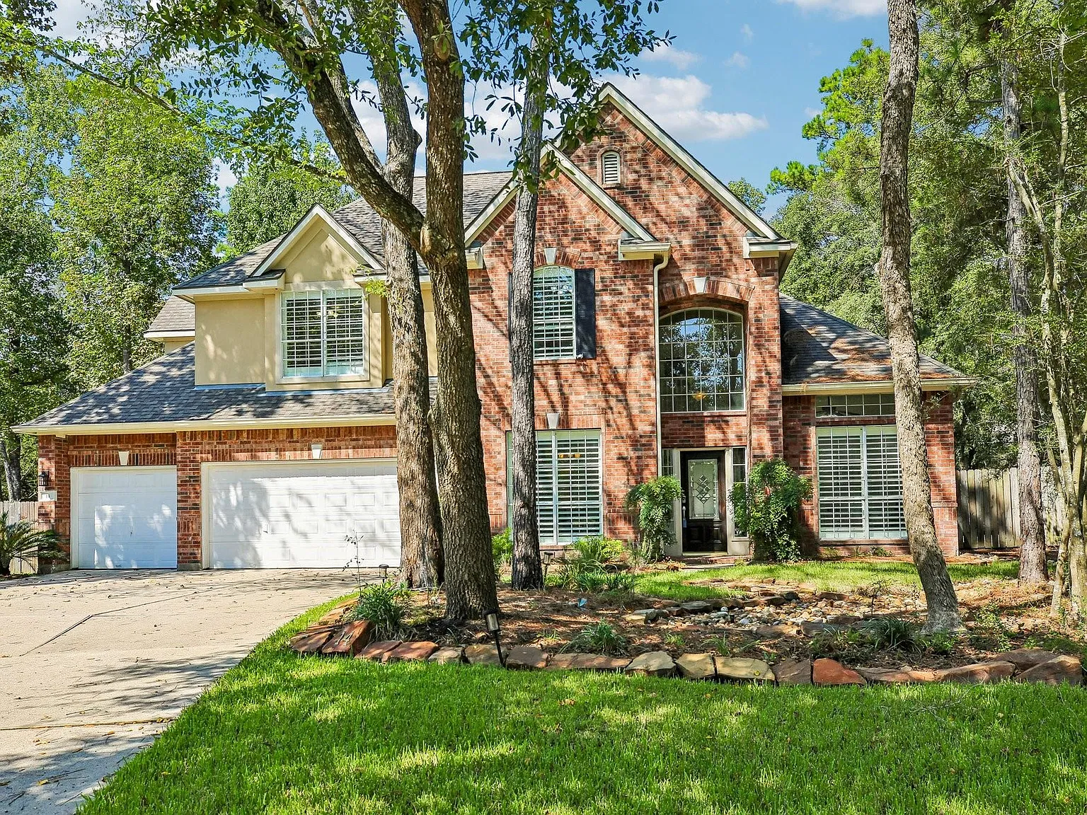 4 bed, 3.5 bath, 3346 sqft, $4,200 — Photo 1
