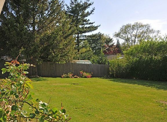 5th image of 155 Summer Ln