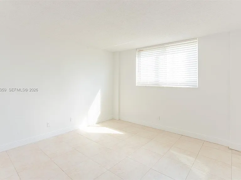 19380 Collins Ave #406 — Photo 16
