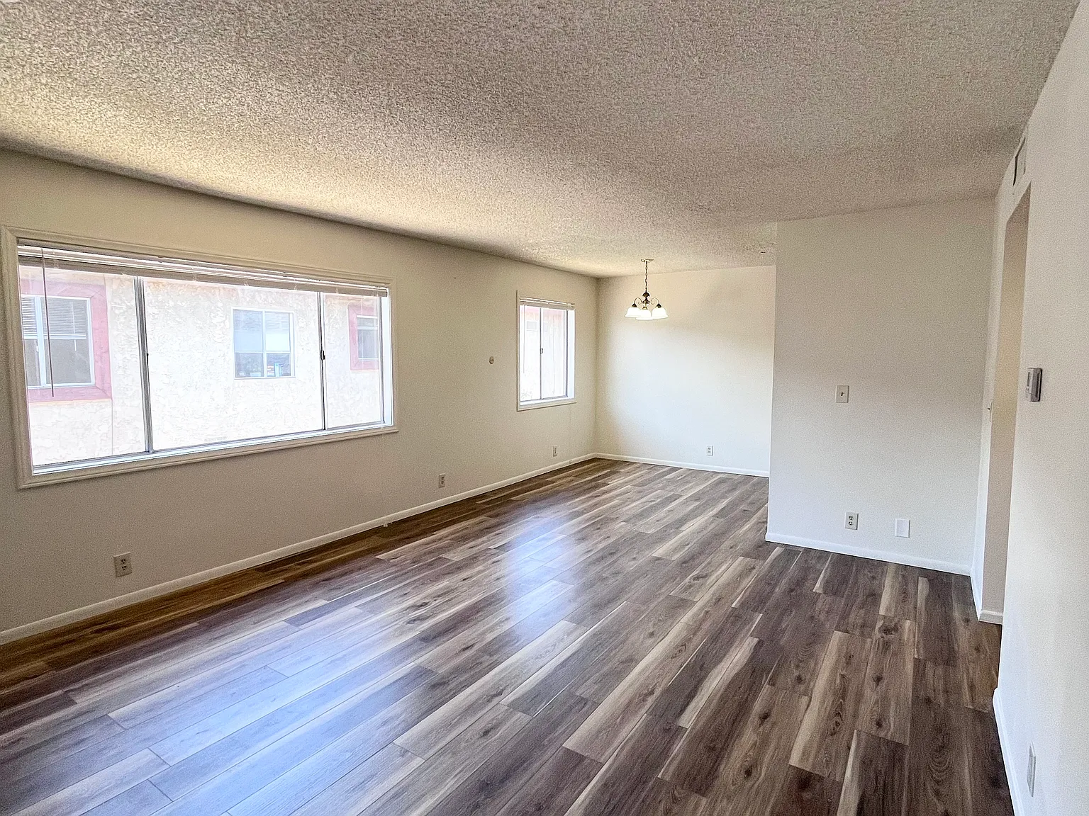 429 N Curtis Ave — Photo 1