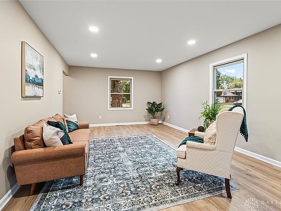 4th image of 4509 Burchdale St