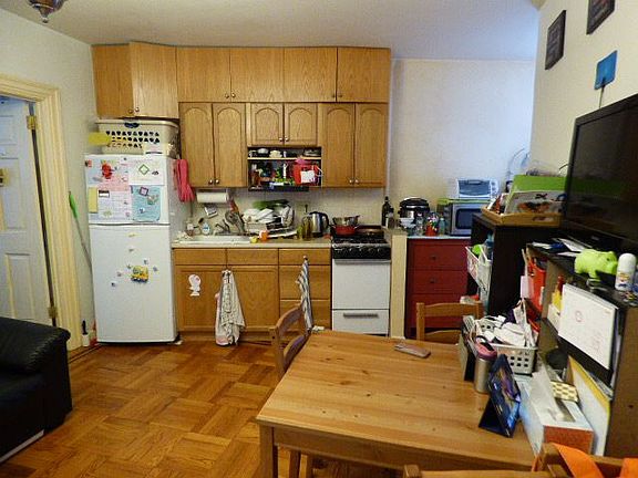 3rd image of 2915 Dorothy Pl APT 1R