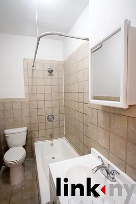 Rented by Link NY Realty | media 25