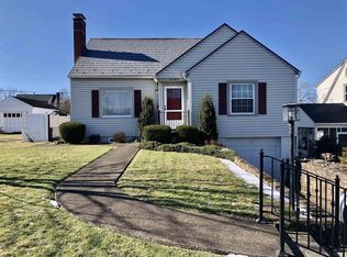 115 N Queens Ct, Huntington, WV 25705