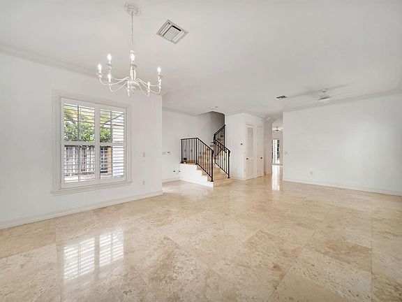 5th image of 2626 Alamanda Ct