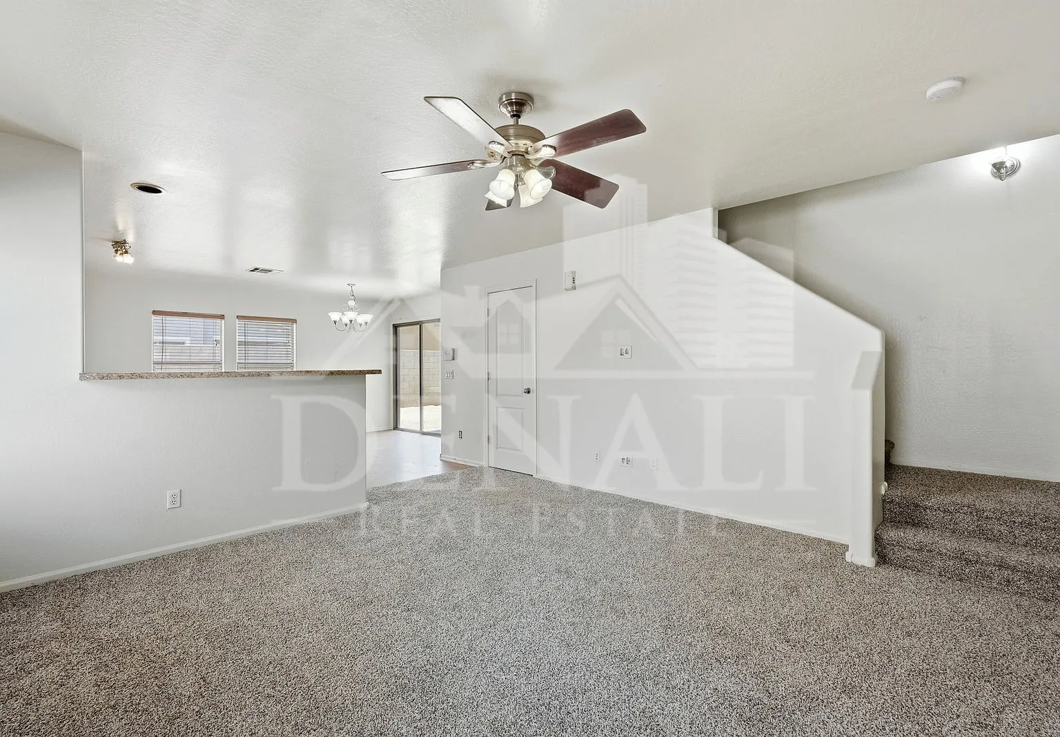 3 bed, 2.5 bath, 1602 sqft, $1,895 — Photo 4