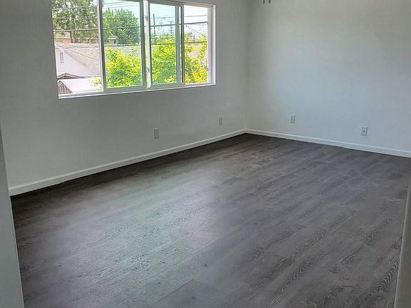 4th image of 4387 Triggs St #1/2