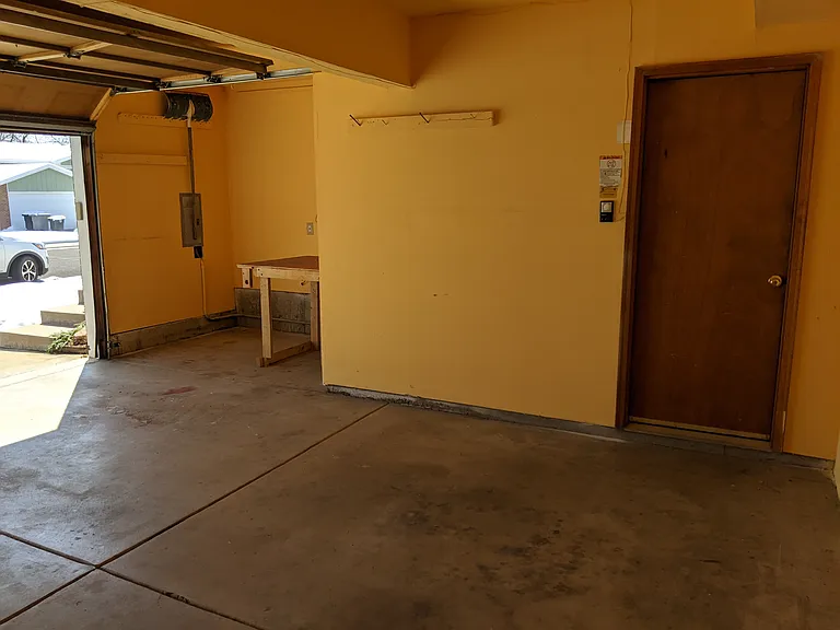 848 Elliott St — Photo 25