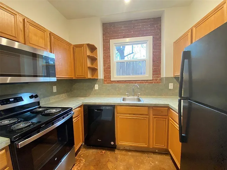 1112 Lawrence St #7 — Photo 12