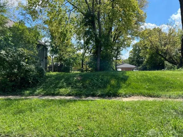 108 Cambridge Ave, Dayton, OH 45406