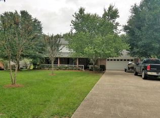 4728 Meadowview Rd, Marianna, FL 32446