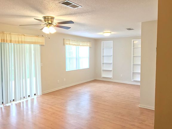 2nd image of 925 Penny Dr